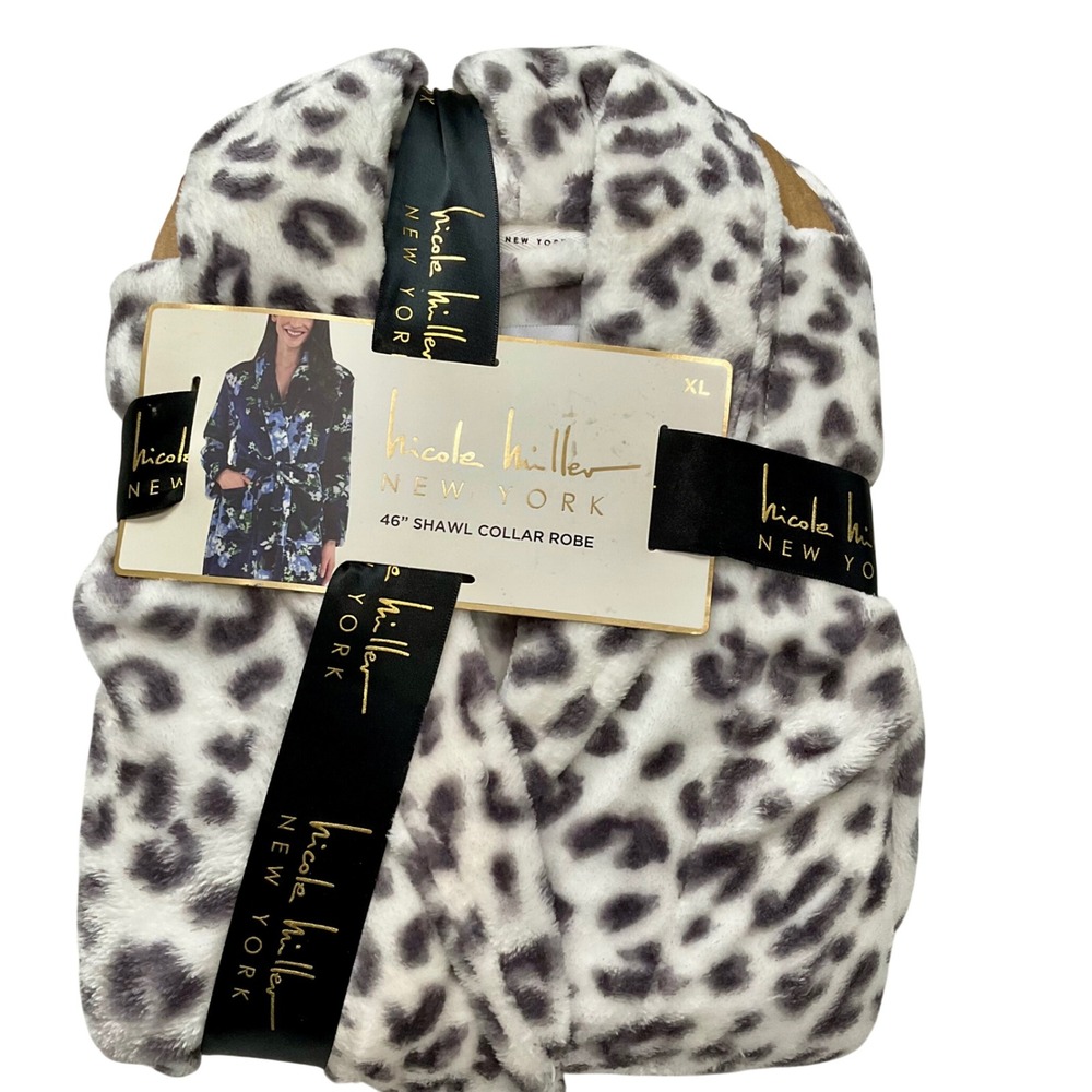 Nicole Miller New York Shawl Collar Robe XL Snow Leopard Plush Fleece Grey White